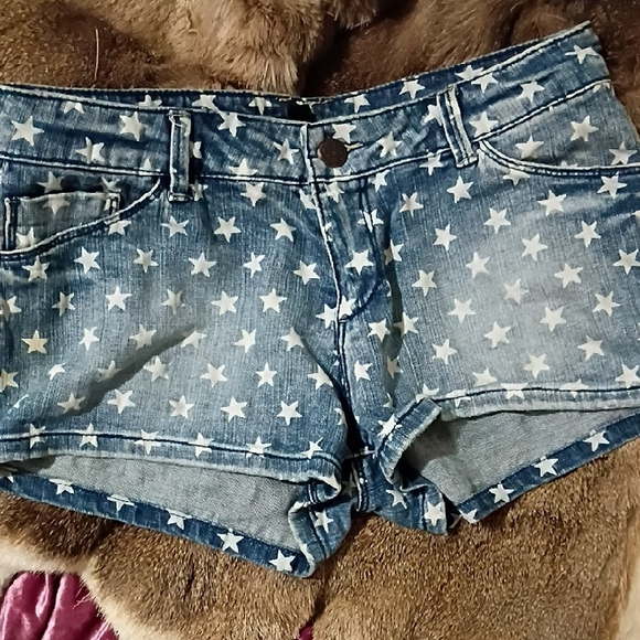 Forever 21 Blue Star Pattern Jean Shorts - Picture 1 of 3